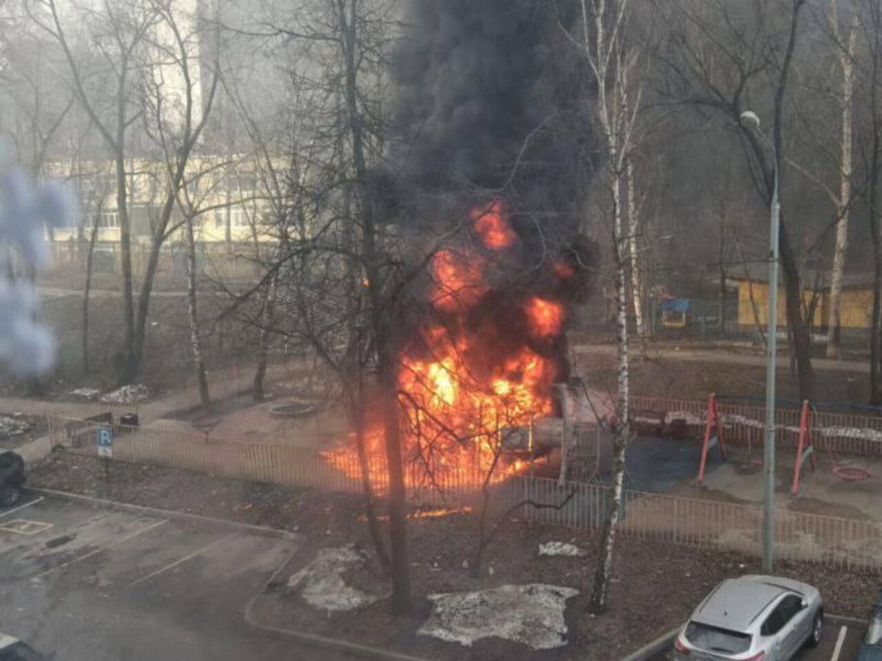 Пожар на детской площадке на юго-западе Москвы потушили - РИА Новости,  02.04.2024