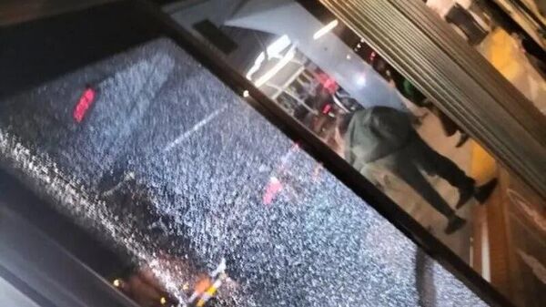 Последствия нападения на отель в Кючюкчекмедже близ Стамбула