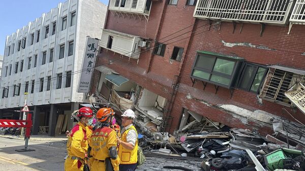 Последствия землетрясения в городе Хуалянь, Тайвань 