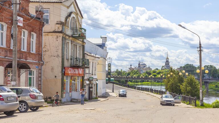 Набережная реки Тверца в Торжке