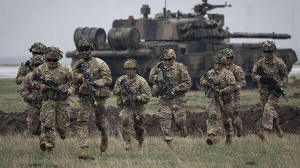 Американские военные во время учения НАТО 