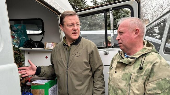 Губернатор Самарской области Дмитрий Азаров передал в зону СВО технику и спецсредства