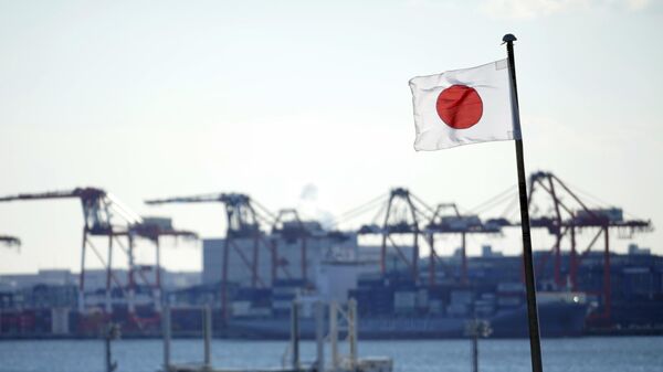 Флаг Японии в порту