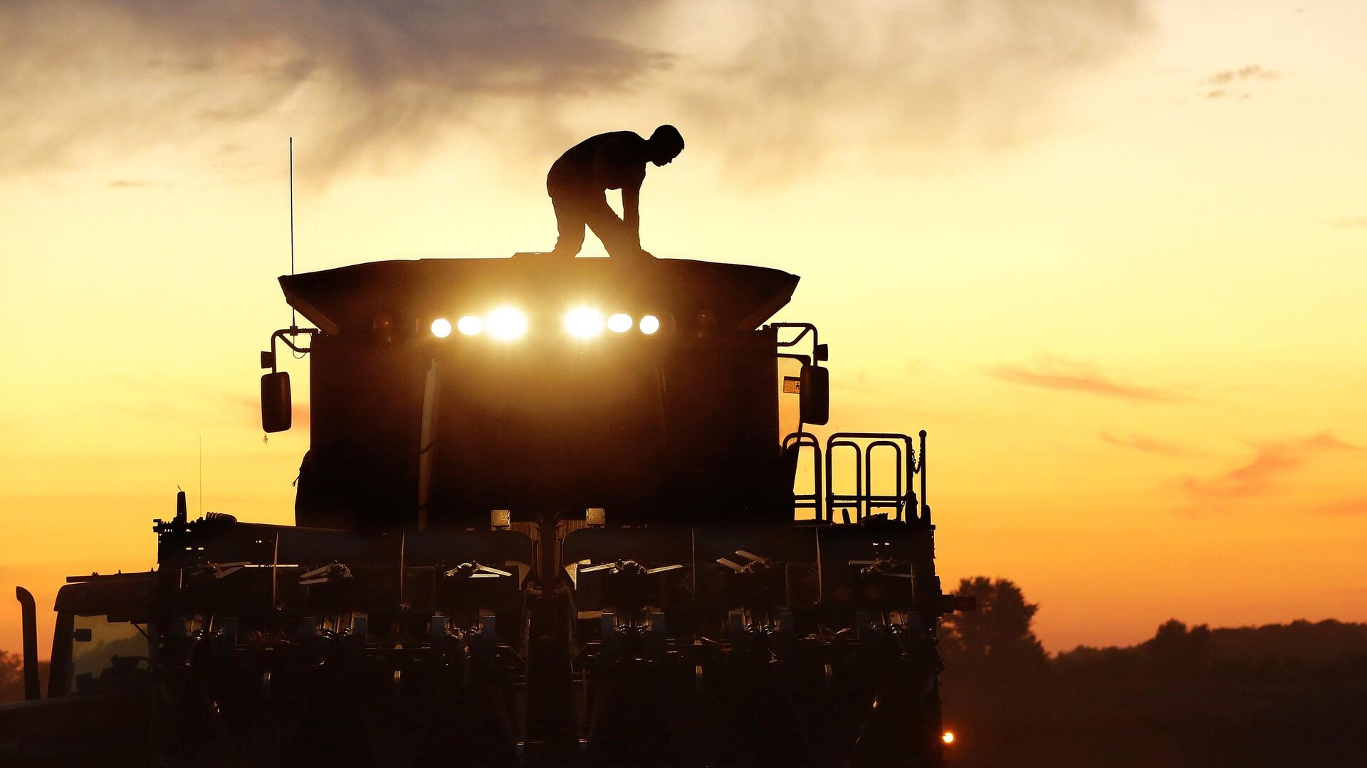 Американский фермер - РИА Новости, 1920, 08.12.2025