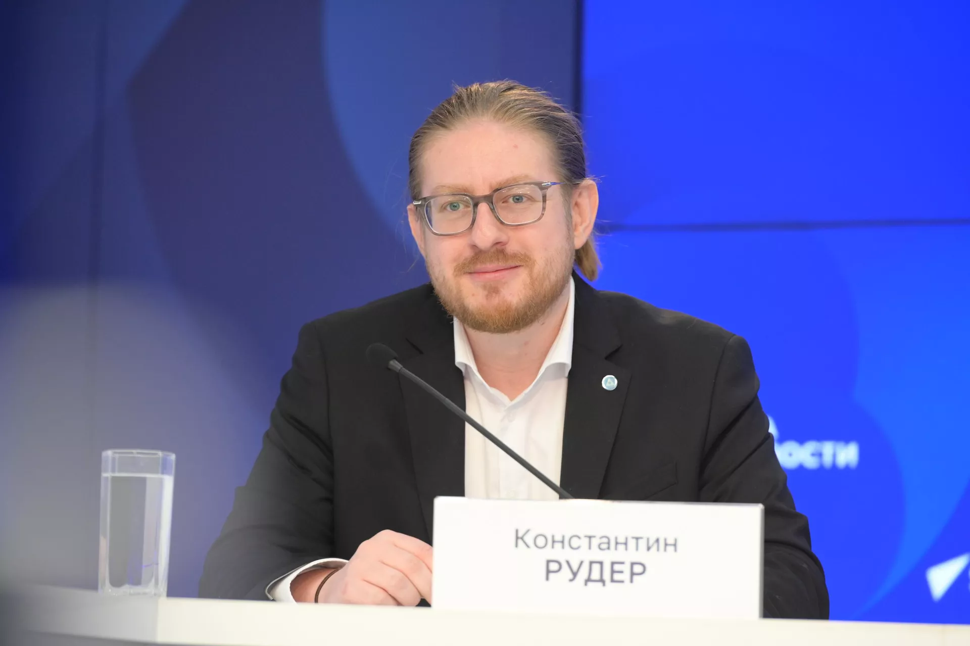 Пресс-конференция, посвященная старту нового сезона Ледокол знаний. Константин Рудер Пресс-конференция, посвященная старту нового сезона Ледокол знаний. Константин Рудер - РИА Новости, 1920, 05.04.2024