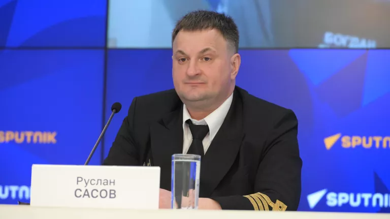 Капитан атомного ледокола 50 лет Победы ФГУП Атомфлот Руслан Сасов Капитан атомного ледокола 50 лет Победы ФГУП Атомфлот Руслан Сасов