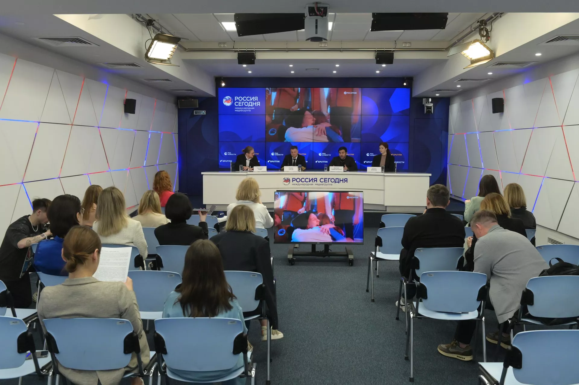 Пресс-конференция, посвященная старту нового сезона Ледокол знаний Пресс-конференция, посвященная старту нового сезона Ледокол знаний - РИА Новости, 1920, 05.04.2024