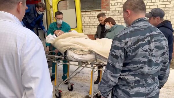 Губернатора Андрея Чибиса доставили в Мурманскую областную клиническую больницу. Кадр видео