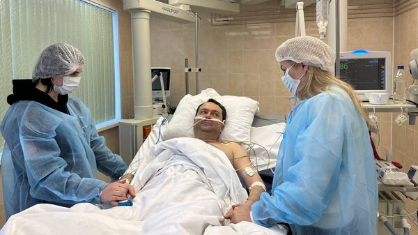 Супруга и дочь навестили губернатора Мурманской области Андрея Чибиса в больнице