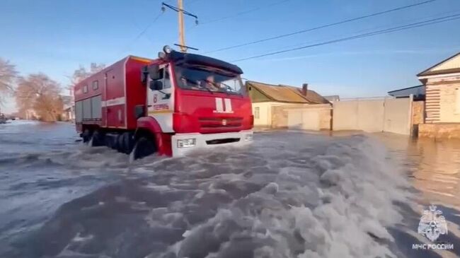 Последствия прорыва дамбы в Орске Оренбургской области