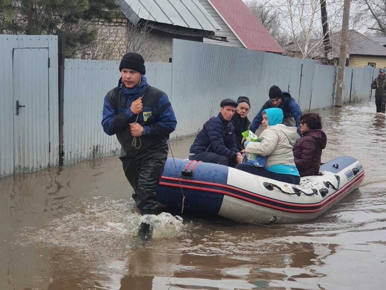 Жителям тюменского села посоветовали готовиться к тяжелому паводку - РИА  Новости, 09.04.2024