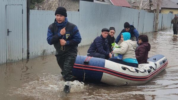 Эвакуация жителей пригородных поселков и СНТ Оренбурга после подтоплений