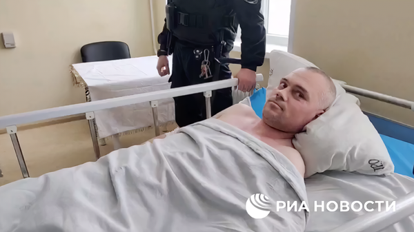 Мужчина, напавший на губернатора Мурманской области, во время выездного заседания суда