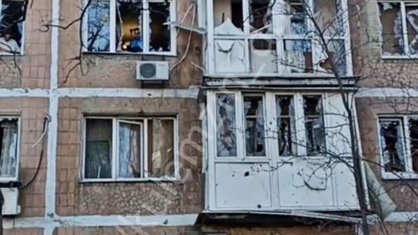 Последствия обстрела со стороны ВСУ Петровского района Донецка. 6 апреля 2024