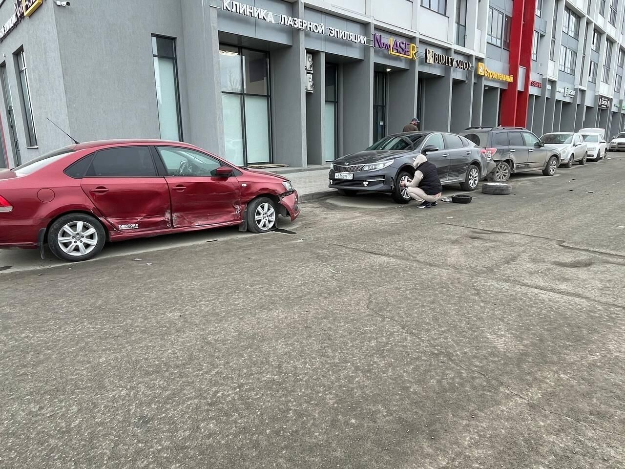 На Урале пьяная девушка на Porsche Cayenne разбила несколько машин - РИА  Новости, 07.04.2024