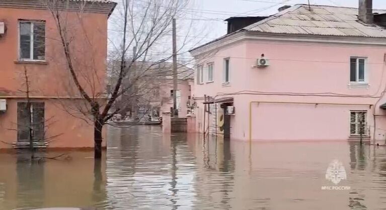 Последствия прорыва дамбы в Орске Оренбургской области