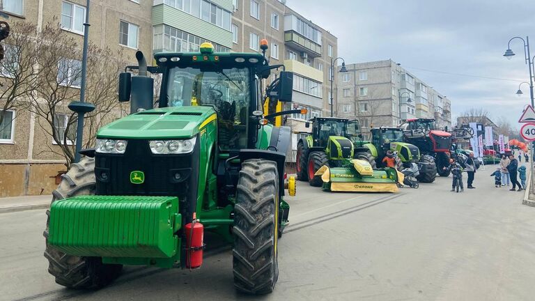 Сельскохозяйственная техника представленная в Подмосковном Зарайске на фестивале-выставке Зарайская нива 
