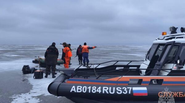 Инспекторы ГИМС Ивановской области и спасатели поисково-спасательного отряда г. Юрьевец спасли 6 рыбаков на оторвавшейся льдине