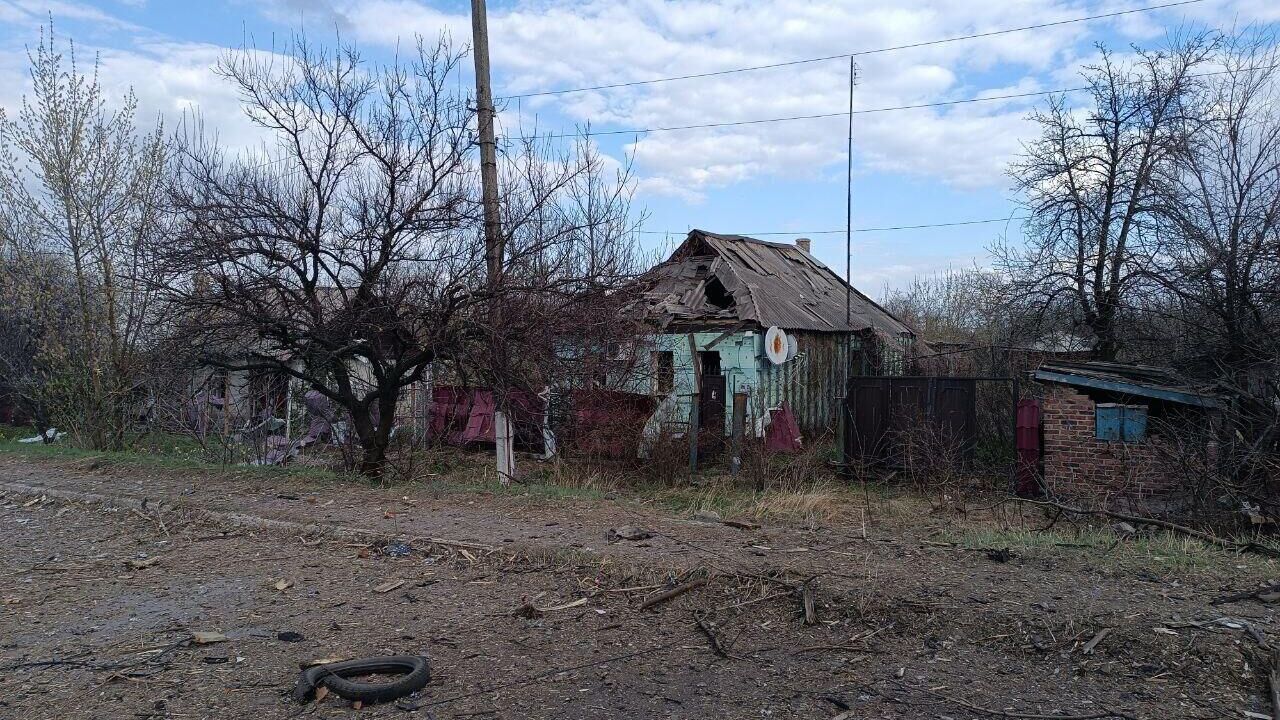 Последствия обстрела со стороны ВСУ Никитовского района Горловки - РИА Новости, 1920, 09.04.2024