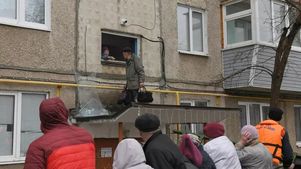 Эвакуация жителей затопленного из-за прорыва дамбы района Орска Эвакуация жителей затопленного из-за прорыва дамбы района Орска