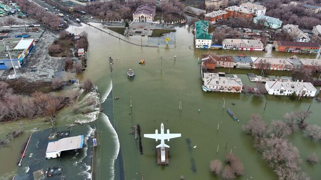 Последствия прорыва дамбы в районе площади Гагарина в Орске