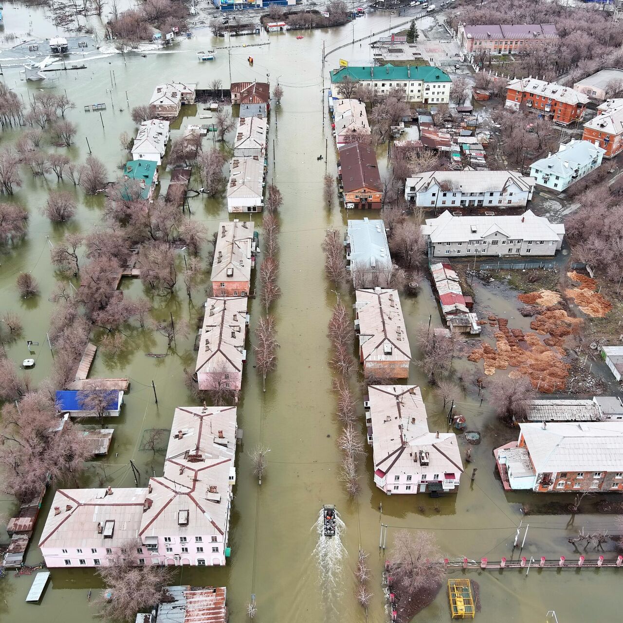 Семь предприятий Орска попали в зону затопления - РИА Новости, 08.04.2024