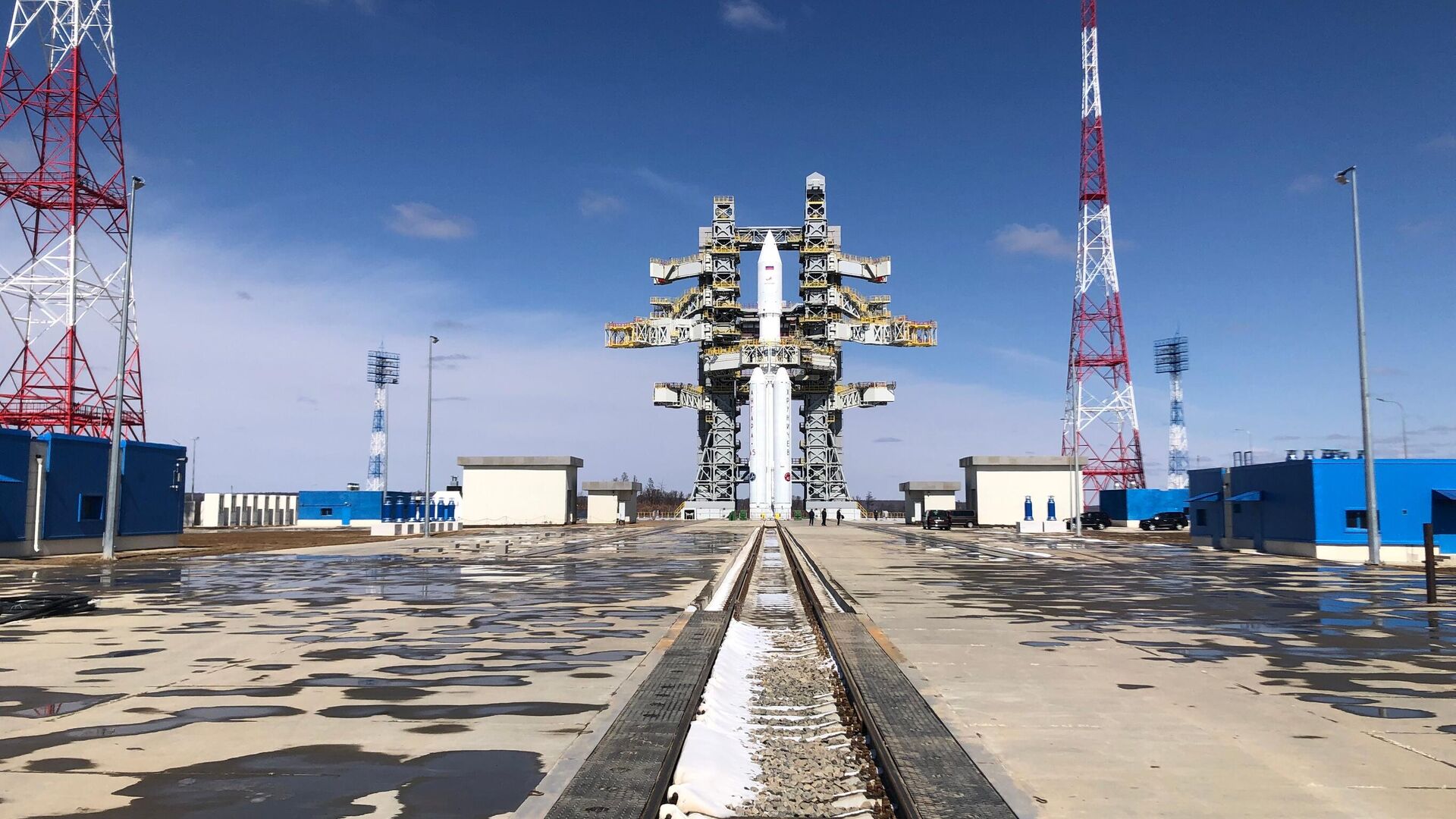Первая летная ракета космического назначения Ангара-А5 на стартовом комплексе космодрома Восточный - РИА Новости, 1920, 09.04.2024