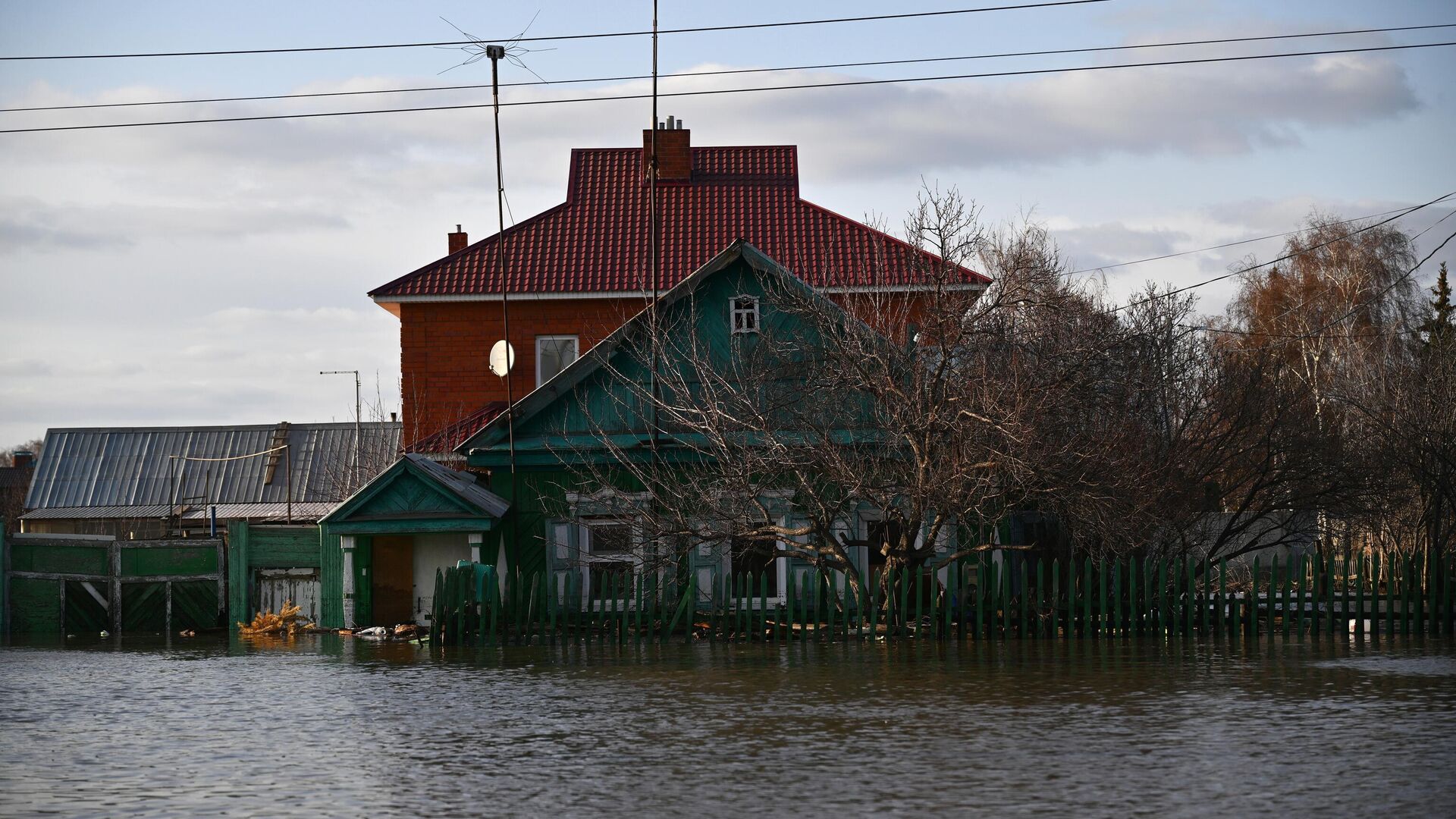 Последствия прорыва дамбы в Орске - РИА Новости, 1920, 12.04.2024