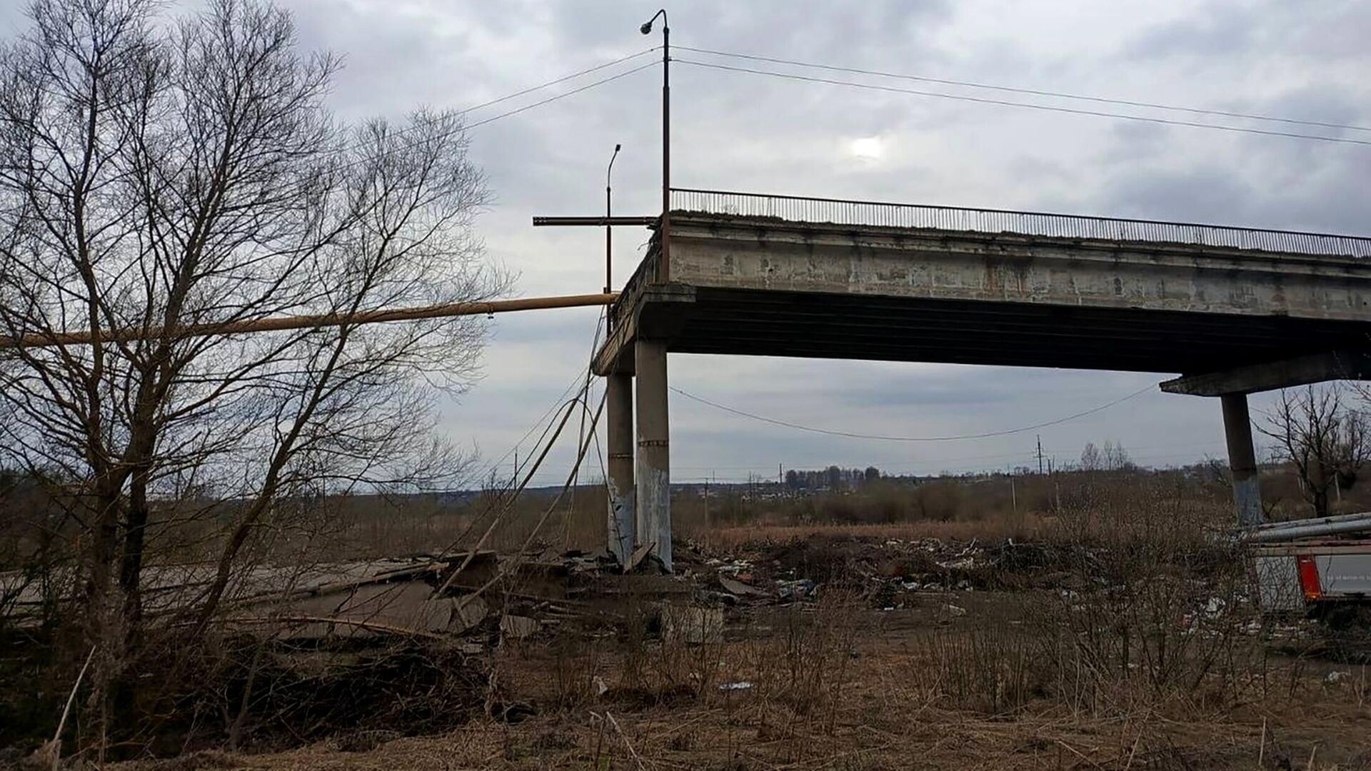 Обрушение путепровода на перегоне Вязьма - Семлёво в Смоленской области - РИА Новости, 1920, 08.04.2024