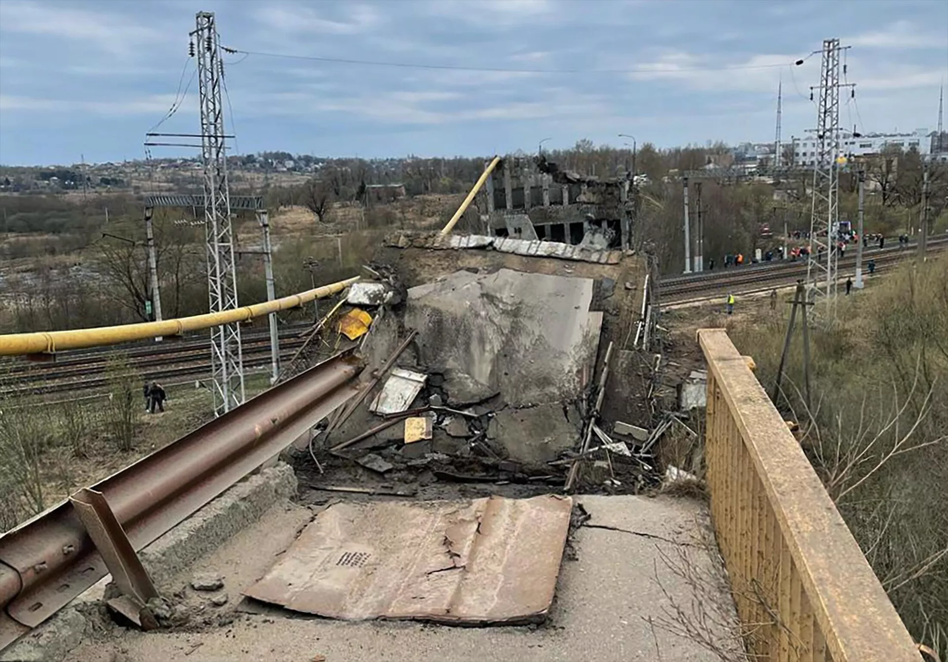Частично обрушившийся путепровод в Смоленской области Частично обрушившийся путепровод в Смоленской области - РИА Новости, 1920, 09.04.2024
