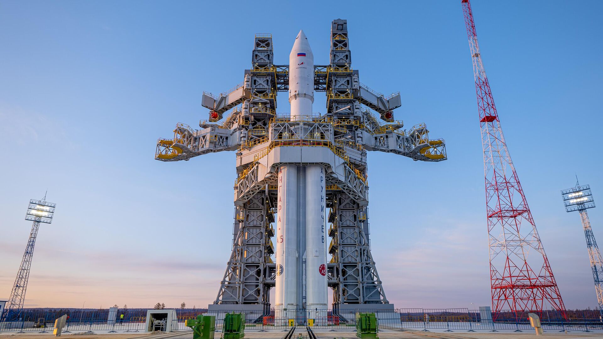 Первая летная ракета космического назначения Ангара-А5 на стартовом комплексе космодрома Восточный - РИА Новости, 1920, 09.04.2024