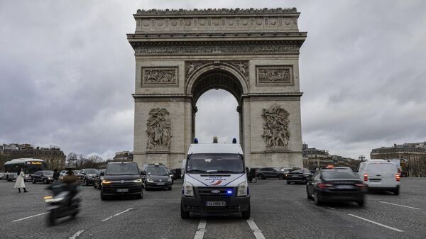 Автомобиль полиции в Париже, Франция
