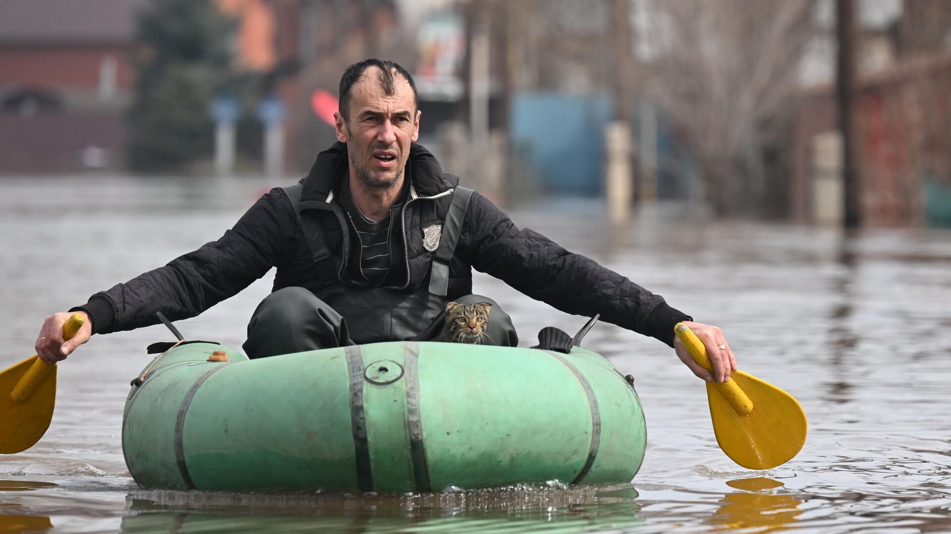 В Оренбурге уровень воды в Урале превысил все опасные отметки - РИА  Новости, 10.04.2024