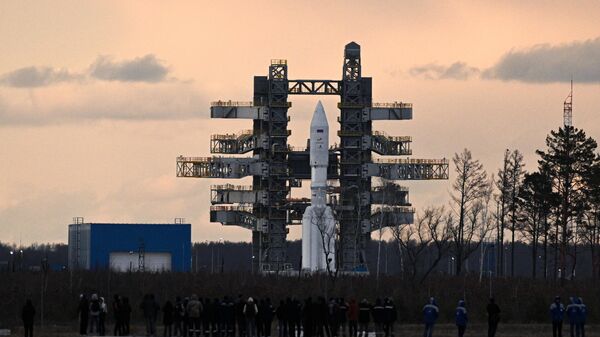 Первая летная ракета космического назначения Ангара-А5 с разгонным блоком Орион на стартовом комплексе космодрома Восточный