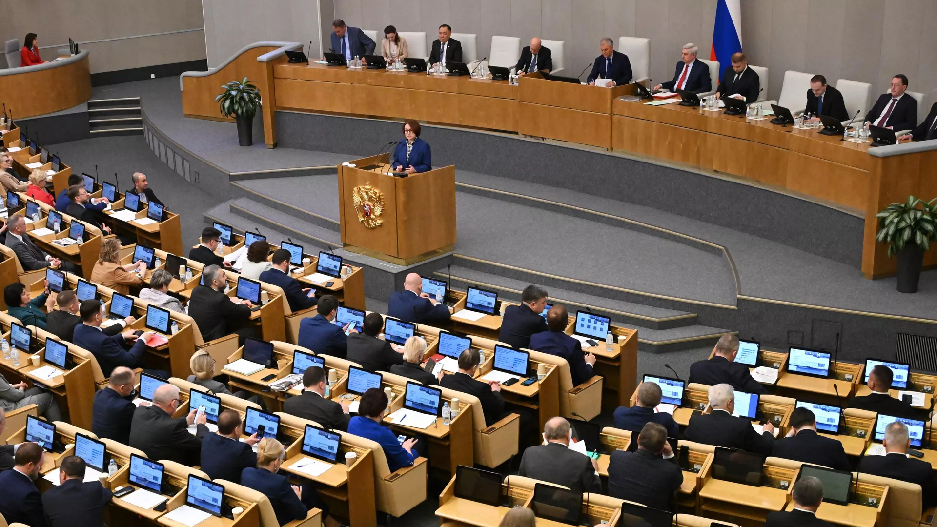 Председатель Центрального банка РФ Эльвира Набиуллина во время выступления с годовым отчетом Банка России за 2023 год на пленарном заседании Государственной думы РФ. 10 апреля 2024 года - РИА Новости, 1920, 10.04.2024