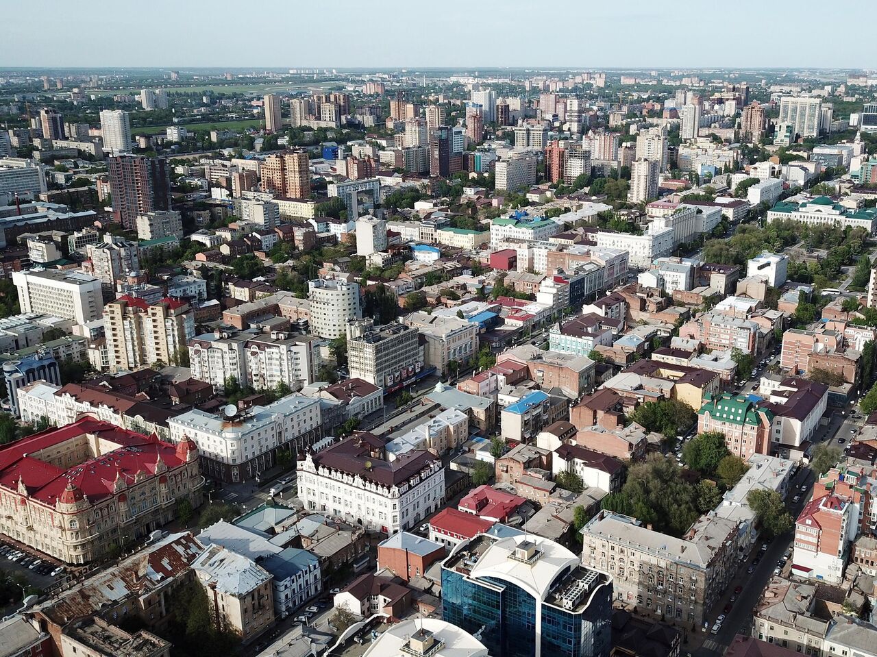 Жители аварийного дома в Ростове-на-Дону перевозят вещи - Недвижимость РИА  Новости, 11.04.2024