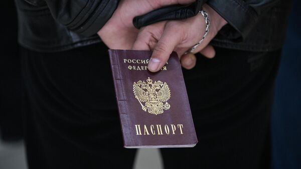 МВД предложило изымать паспорта, если их предъявляют не владельцы