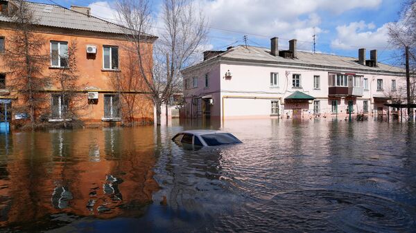 Затопленная улица в Орске