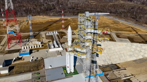 Ракета Ангара-А5, установленная на новый стартовый комплекс космодрома Восточный. 11 апреля 2024