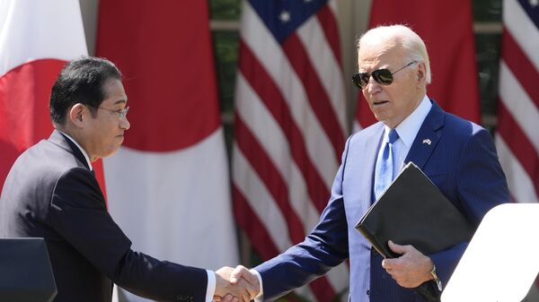 Президент США Джо Байден во время пресс-конференции с премьер-министром Японии Фумио Кисидой