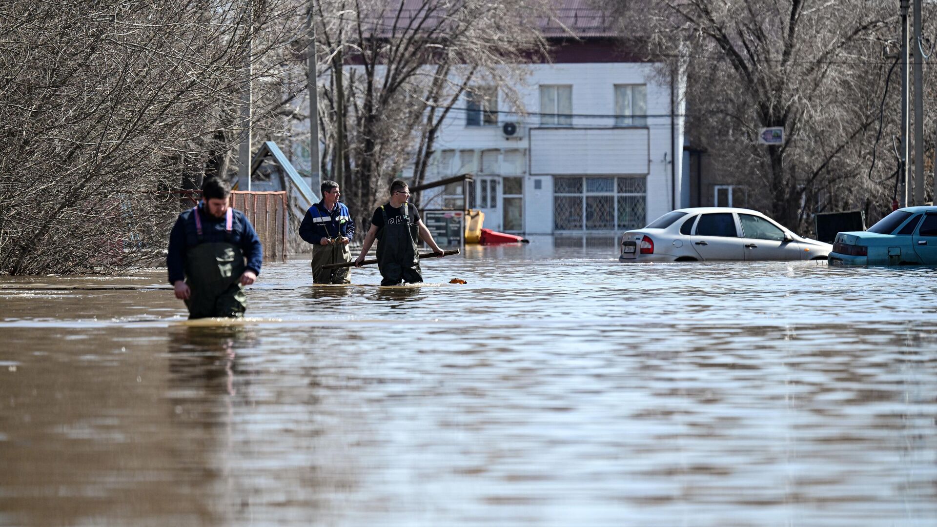 Затопленная улица в Оренбурге - РИА Новости, 1920, 12.04.2024