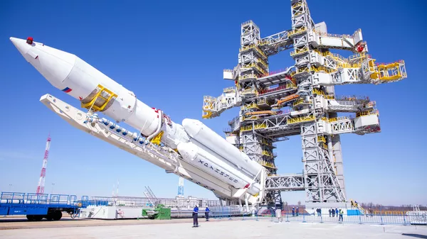 Первая летная ракета космического назначения Ангара-А5 на стартовом комплексе космодрома Восточный Первая летная ракета космического назначения Ангара-А5 на стартовом комплексе космодрома Восточный
