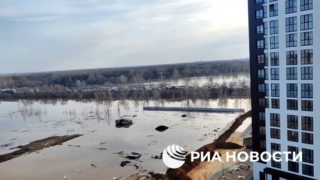 Вода из реки Урал приблизилась к ЖК Гранд парк в Оренбурге