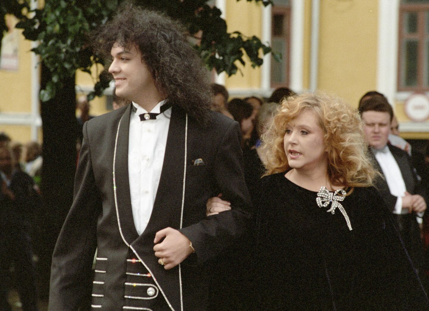 Эстрадные певцы Алла Пугачева и Филипп Киркоров Эстрадные певцы Алла Пугачева и Филипп Киркоров