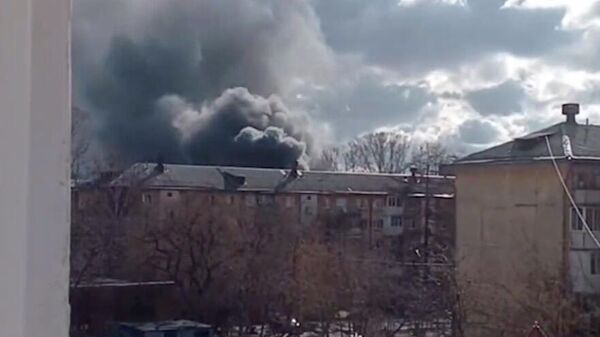 Пожар на автосервисе в Екатеринбурге. Кадр видео очевидца