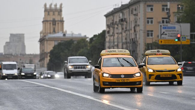 Такси на дорогах Москвы