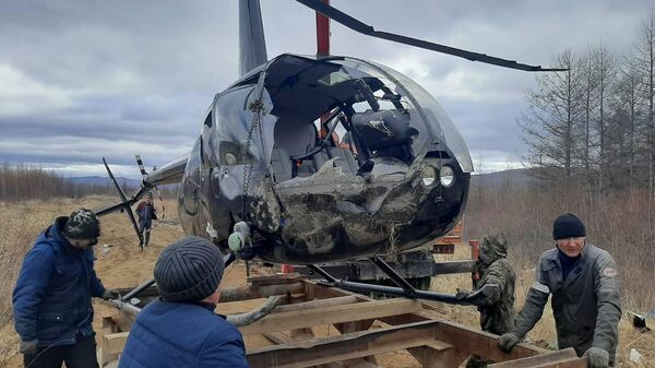 Вертолет повредил хвост и корпус при взлете у города Могоча в Забайкальском крае