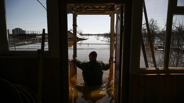 Затопленный частный дом в Оренбурге. Архивное фото