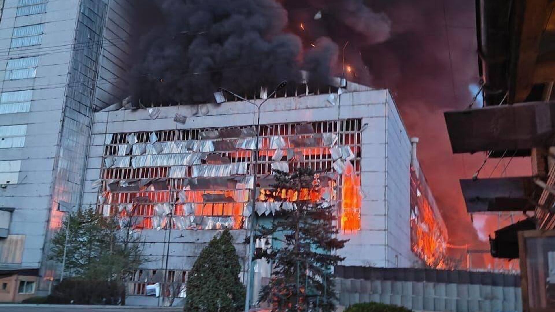 Пожар на Трипольской ТЭС под Киевом - РИА Новости, 1920, 03.07.2024