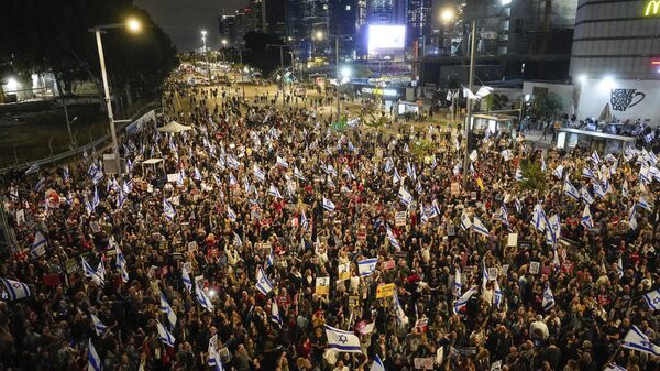 Антиправительственный митинг в Тель-Авиве. 13 апреля 2024